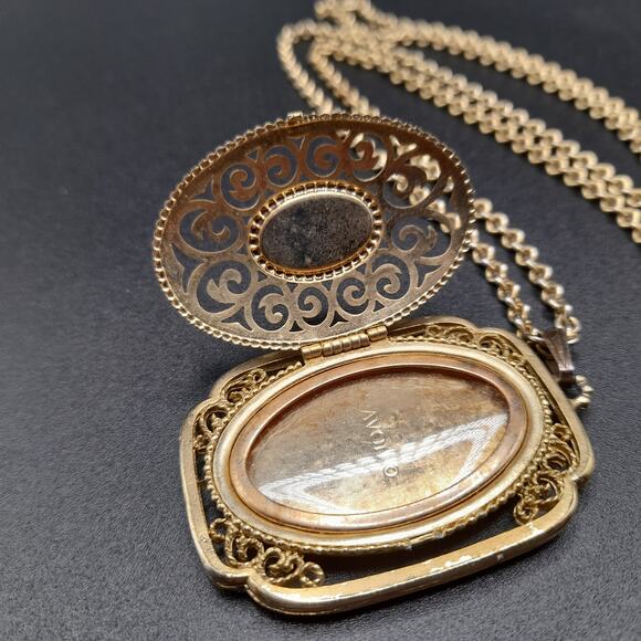 Vintage Avon Faux Gemstone Photo Locket, Original Long Chain, 1970s - Picture 10 of 10
